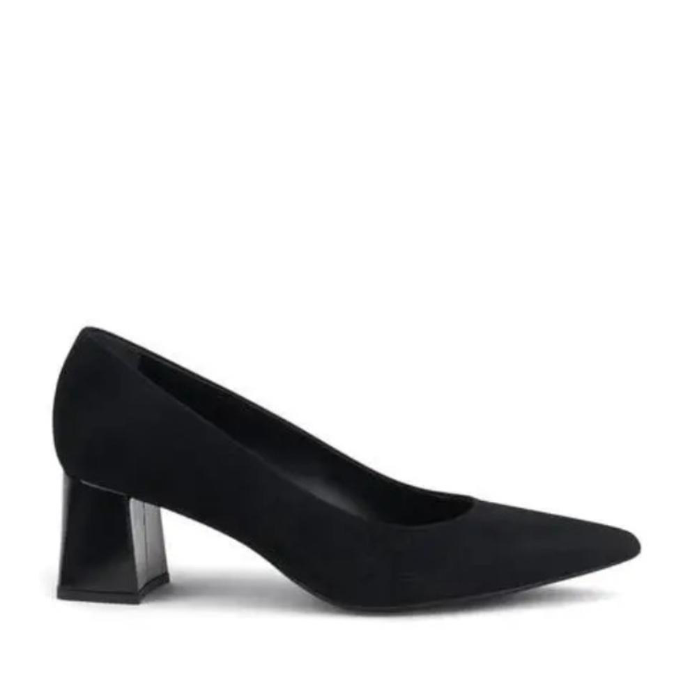 AGL women
Tracy Block Heel Pump black suede
$395 size 37.5 New - Picture 2 of 16